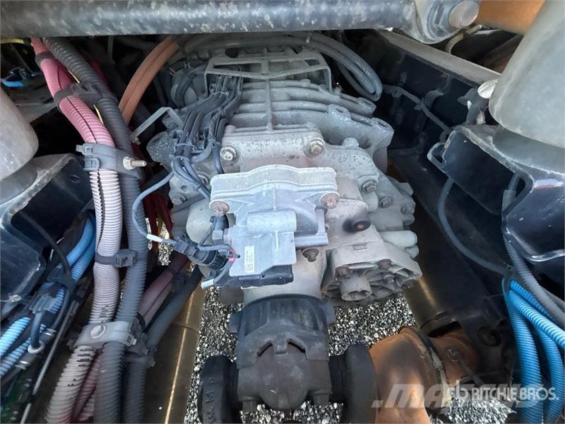 Freightliner Cacadia 113 6x4 T/A Day Cab Truck Tractor Trekkvogner