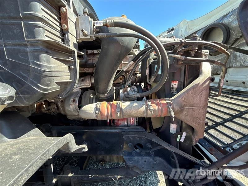 Freightliner Cacadia 113 6x4 T/A Day Cab Truck Tractor Trekkvogner