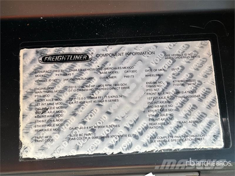 Freightliner Cacadia 113 T/A Day Cab Truck Tractor Влекачи