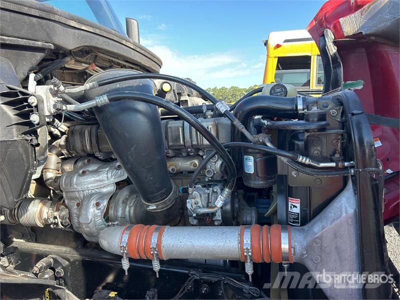 Freightliner Cascadia 126 6x4 T/A Sleeper Truck Tractor Trekkers