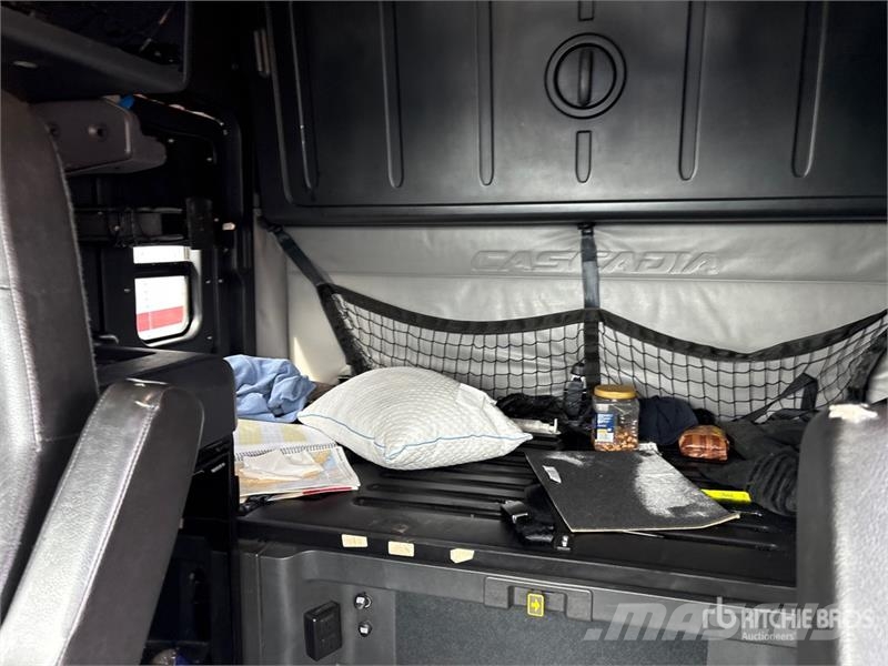 Freightliner Cascadia 126 Седельные тягачи