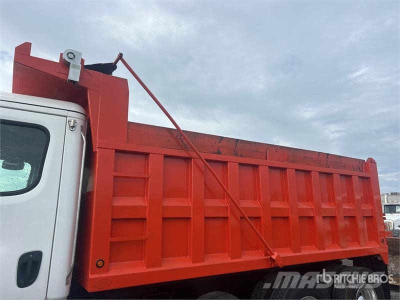 Freightliner Cascadia 113 Грузовики-Самосвалы