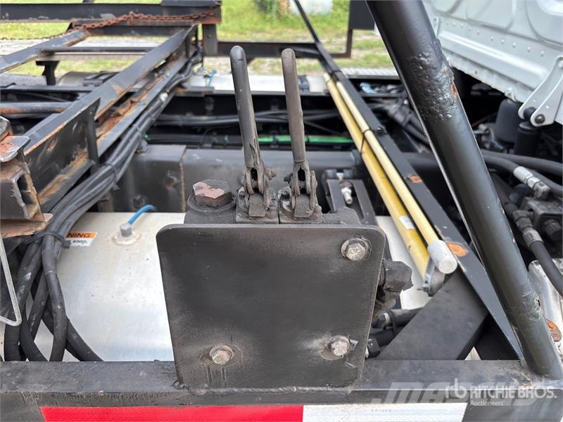 Freightliner Cascadia 113 4x2 Car Carrier Truck Vehicle transporters