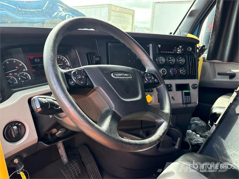 Freightliner Cascadia 126 Седельные тягачи