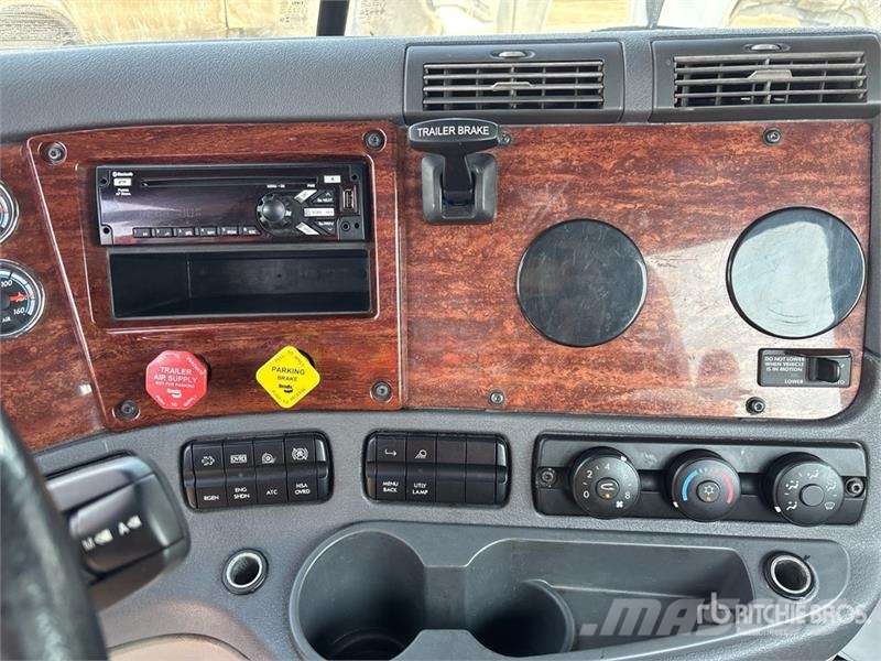 Freightliner Cascadia 113 Camiones portacoches