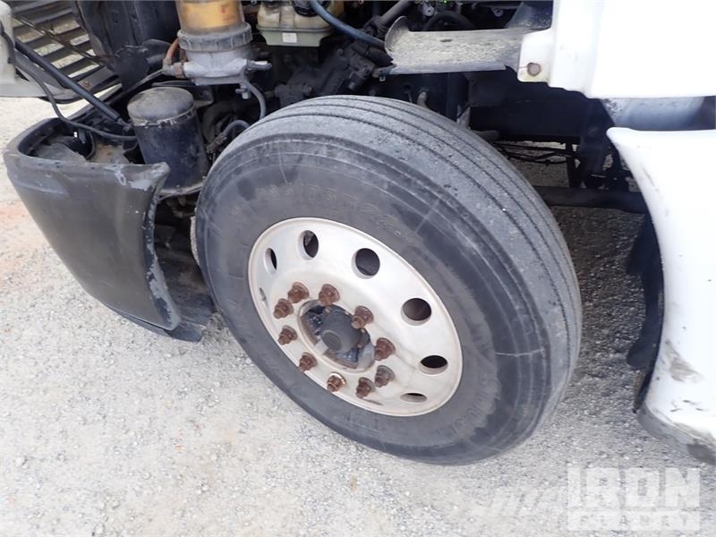 Freightliner Cascadia 125 6x4 T/A Sleeper Truck Tractor Vilcēji