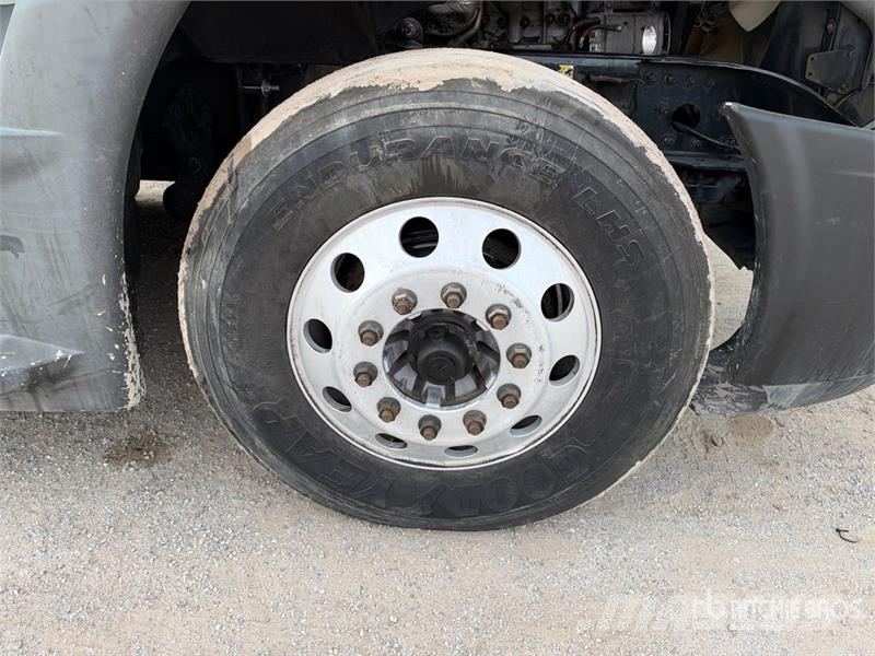 Freightliner Cascadia 125 6x4 T/A Sleeper Truck Tractor Sattelzugmaschinen