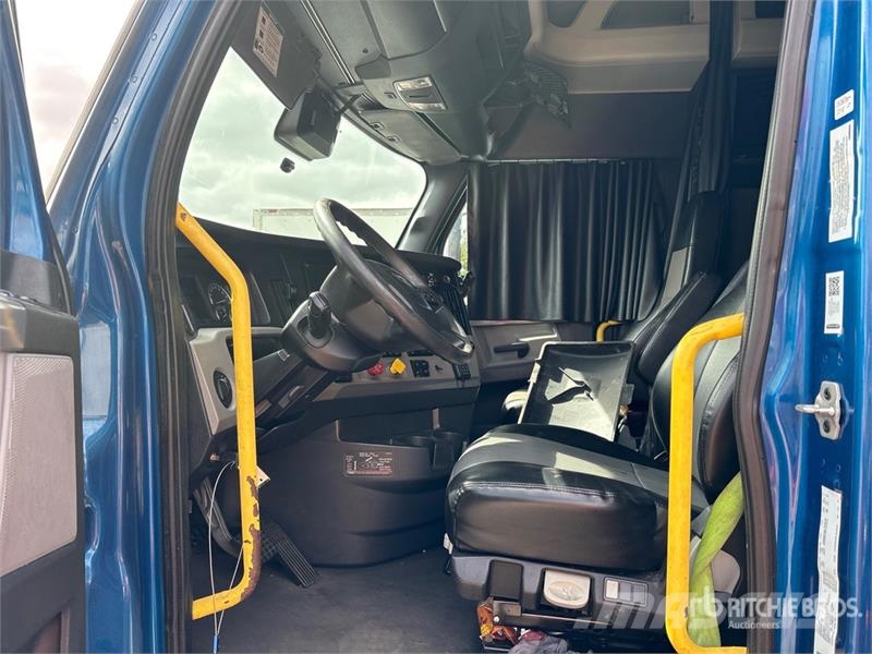 Freightliner Cascadia 126 Седельные тягачи