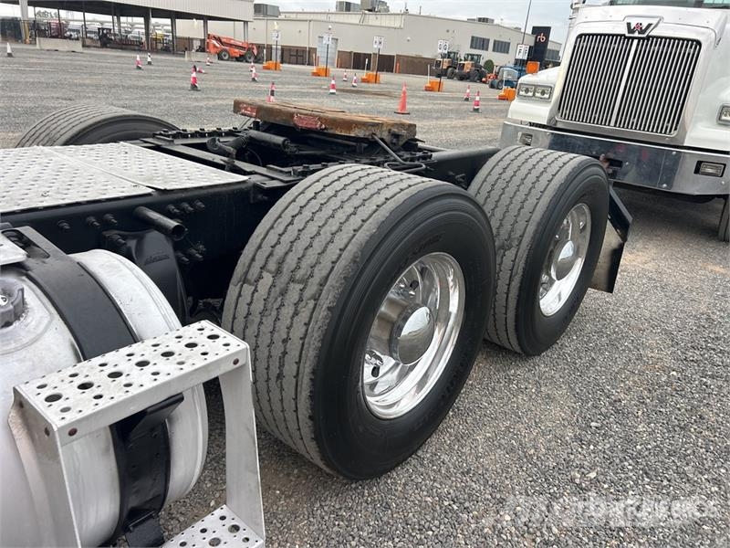 Freightliner Cascadia 113 Vlačilci