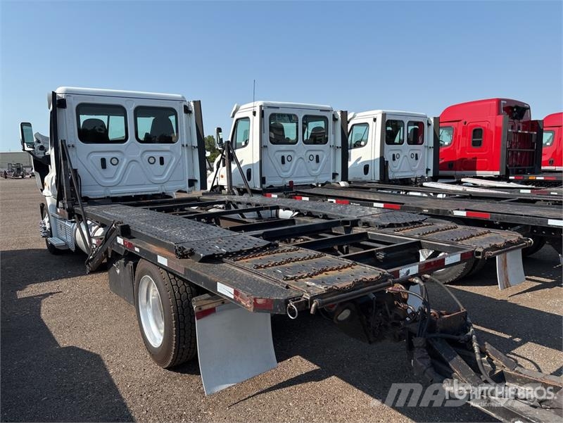 Freightliner Cascadia 113 Camiones portacoches