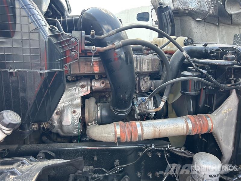 Freightliner Cascadia 126 6x4 T/A Sleeper Truck Tractor (Inoper Autotractoare