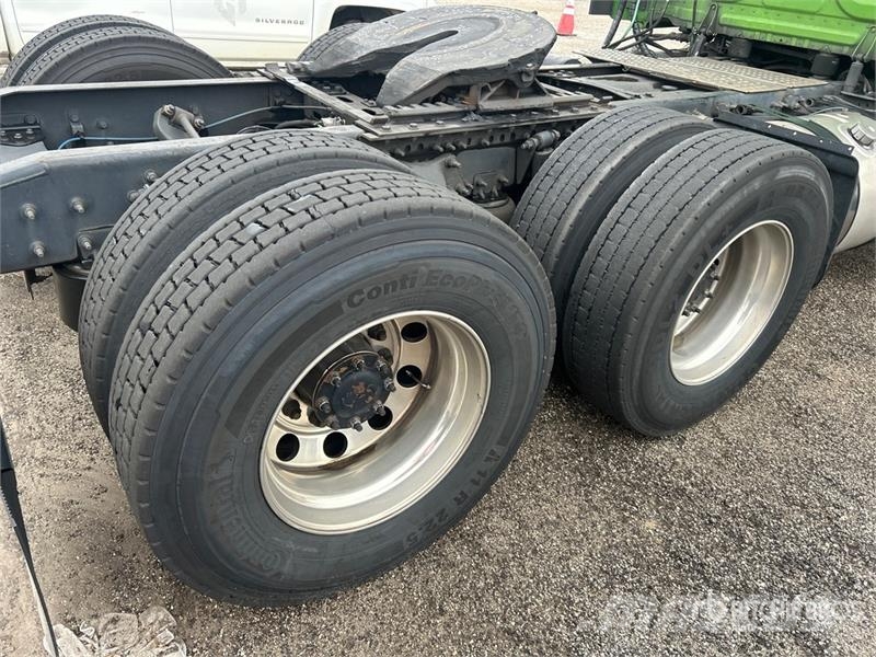 Freightliner Cascadia 116 Тягачі