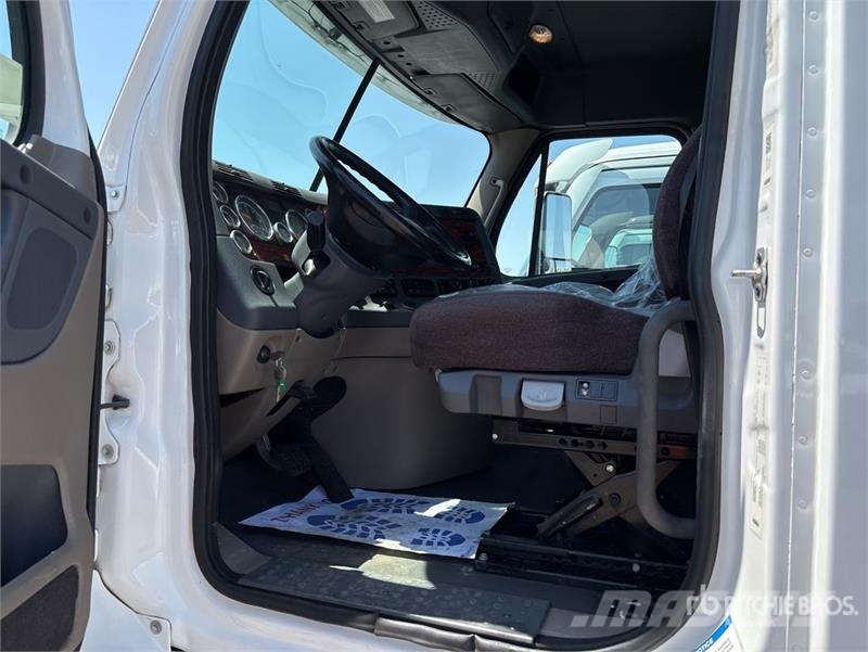 Freightliner Cascadia 113 Camiones portacoches