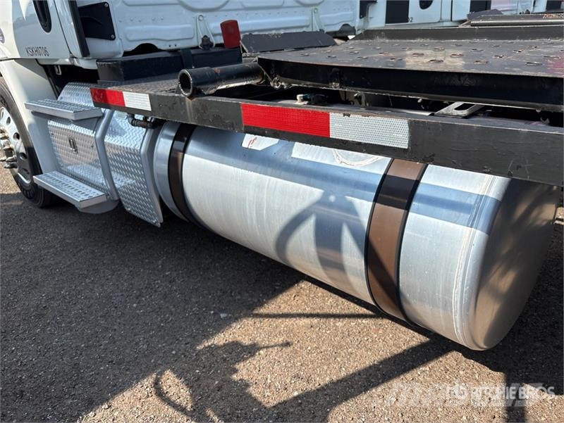 Freightliner Cascadia 113 Camiones portacoches