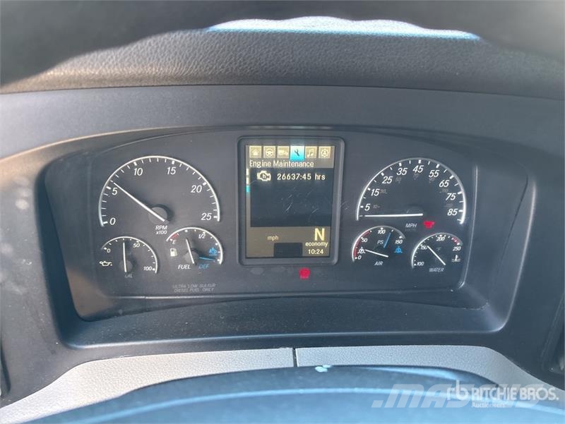 Freightliner Cascadia 126 6x4 T/A Sleeper Truck Tractor Τράκτορες