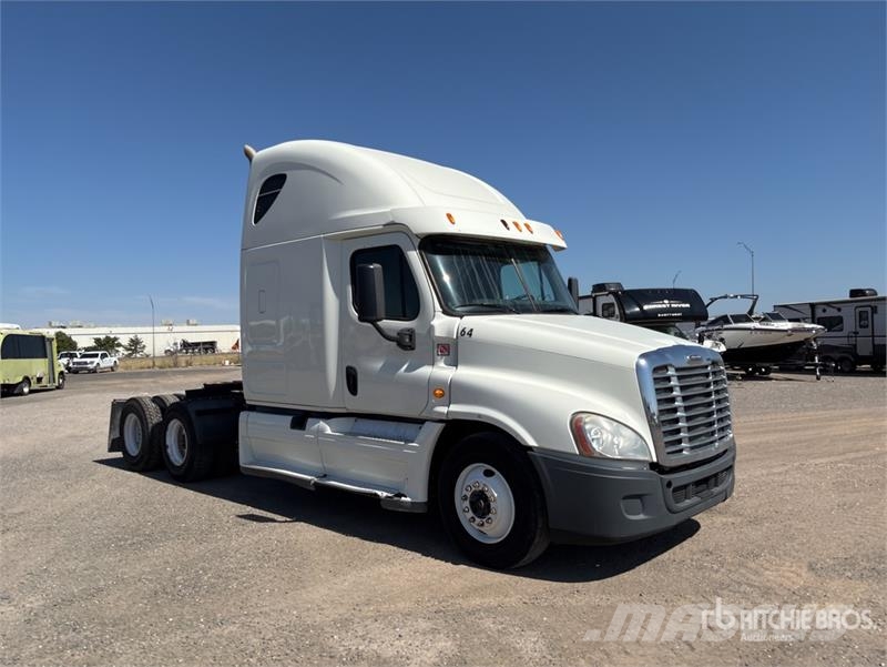 Freightliner Cascadia 125 6x4 T/A Sleeper Truck Tractor Sattelzugmaschinen