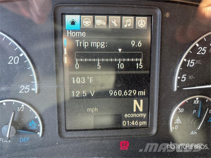 Freightliner Cascadia 126 6x4 T/A Sleeper Truck Tractor Prime Movers