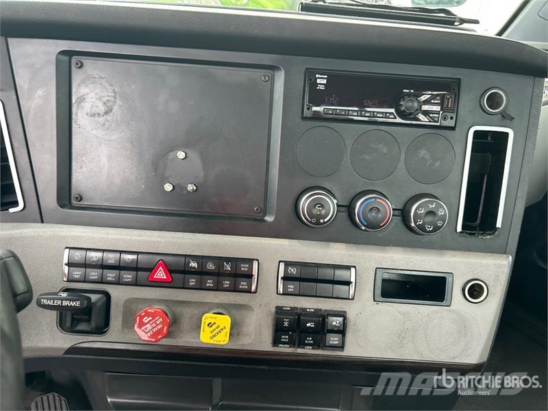 Freightliner Cascadia 113 Тягачі