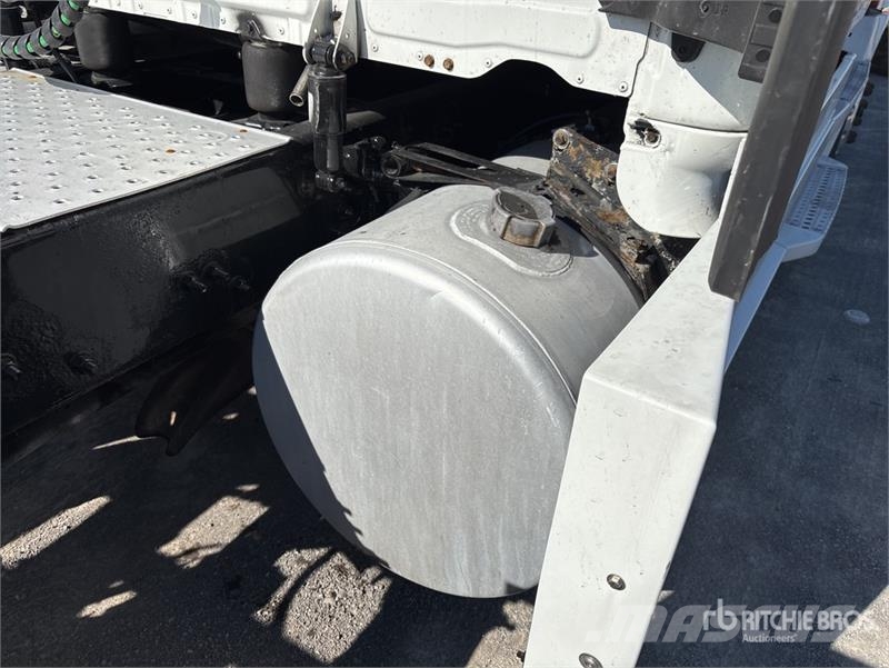 Freightliner Cascadia 126 6x4 T/A Sleeper Truck Tractor Τράκτορες