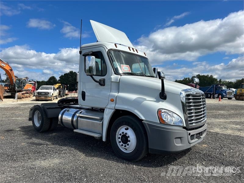 Freightliner Cascadia 125 Vilcēji