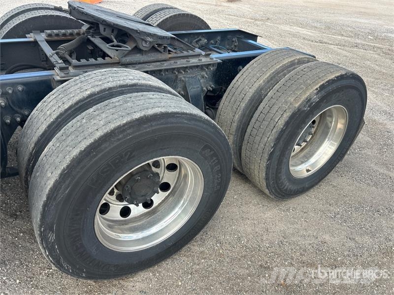 Freightliner Cascadia 113 中古トラクターヘッド | トレーラーヘッド