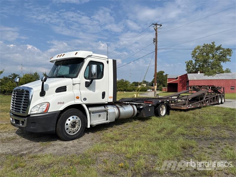Freightliner Cascadia 113 Camiones portacoches