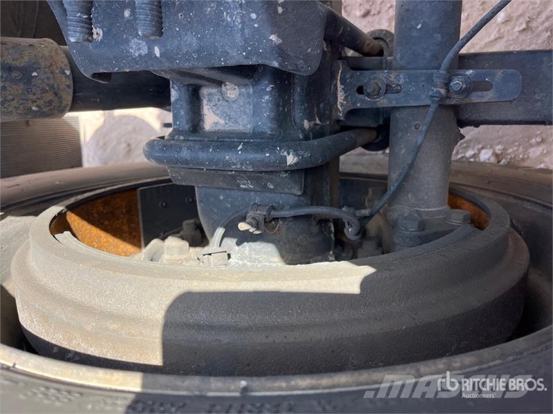 Freightliner Cascadia 126 6x4 T/A Sleeper Truck Tractor Седельные тягачи