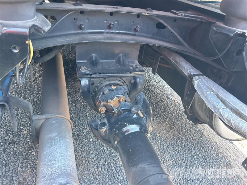 Freightliner Cascadia 126 6x4 T/A Sleeper Truck Tractor وحدات الجر