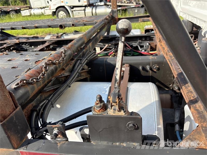 Freightliner Cascadia 113 Camiones portacoches
