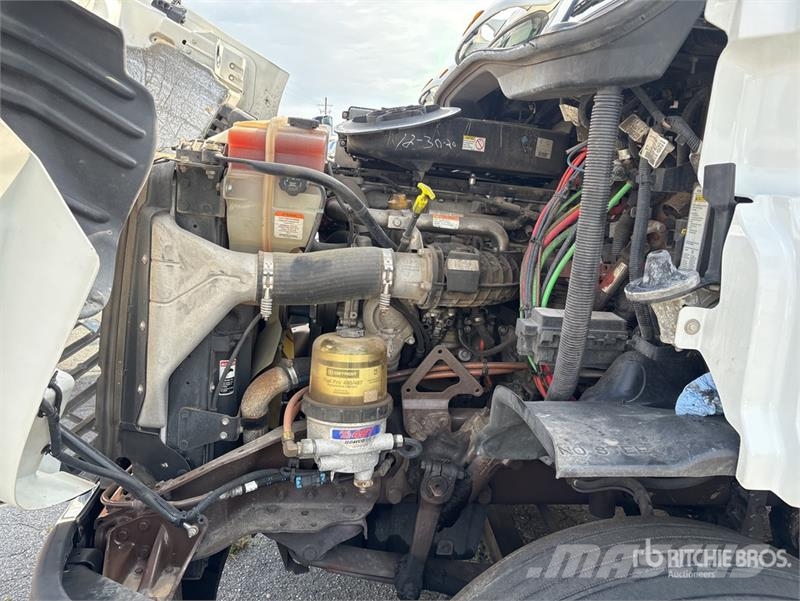 Freightliner Cascadia 113 Camiones portacoches
