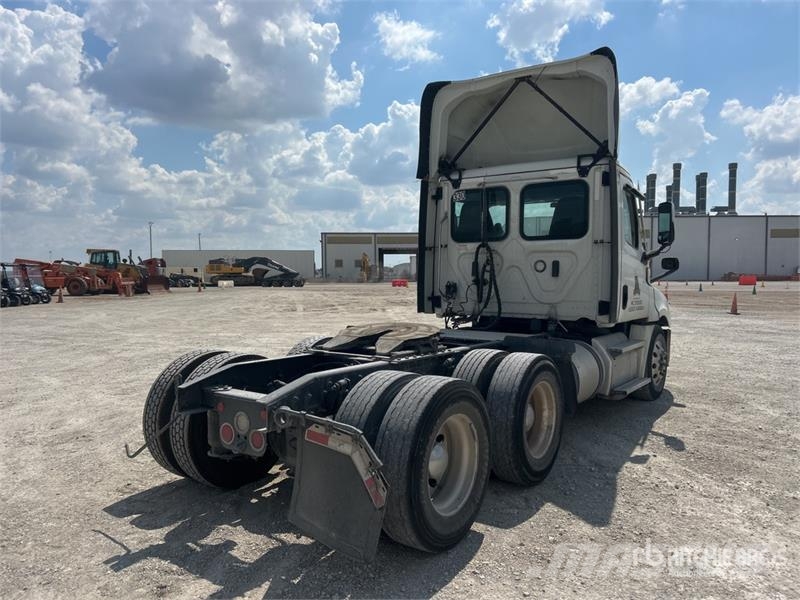 Freightliner Cascadia 126 Çekiciler