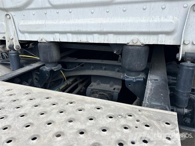 Freightliner Cascadia 126 6x4 T/A Sleeper Truck Tractor Nyergesvontatók