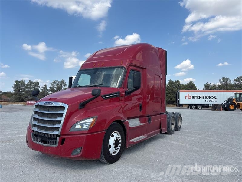 Freightliner Cascadia 126 6x4 T/A Sleeper Truck Tractor Tahače