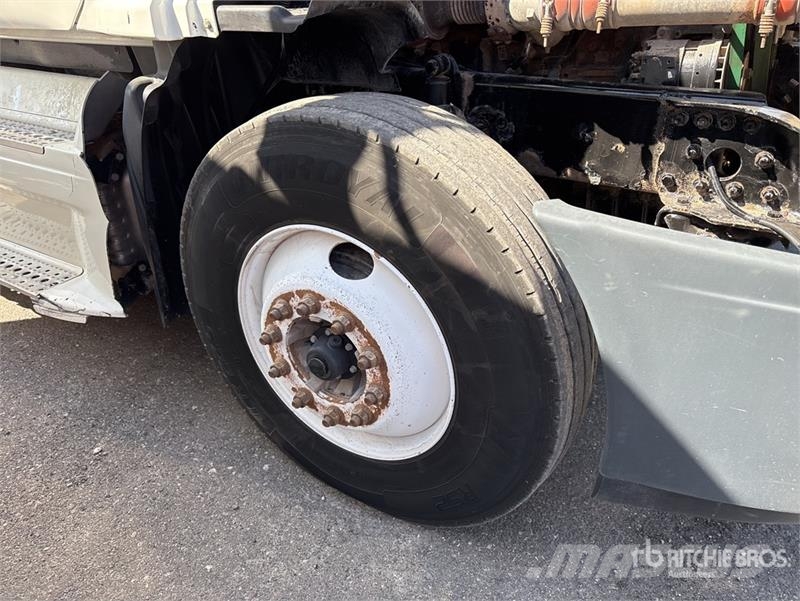 Freightliner Cascadia 125 6x4 T/A Sleeper Truck Tractor Sattelzugmaschinen
