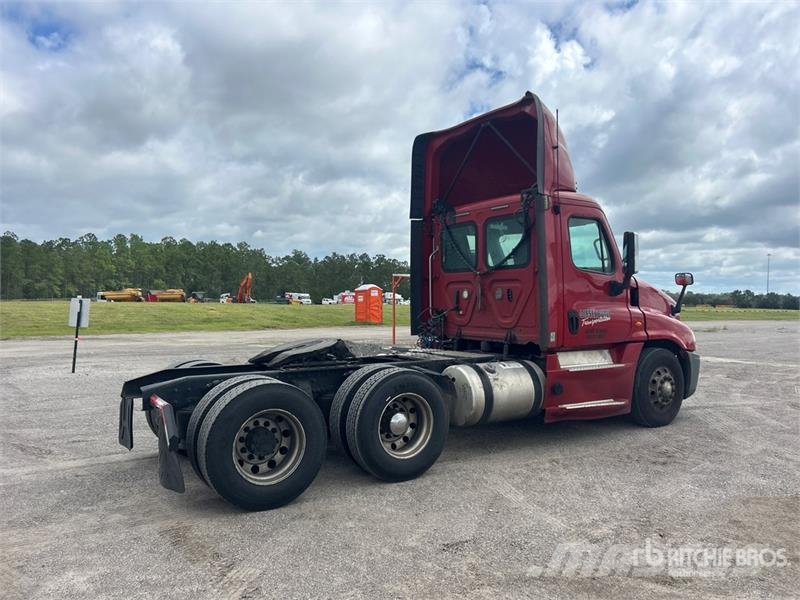 Freightliner Cascadia 125 Tahače
