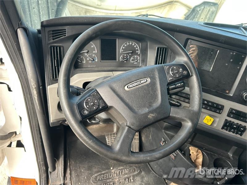 Freightliner Cascadia 116 Prime Movers