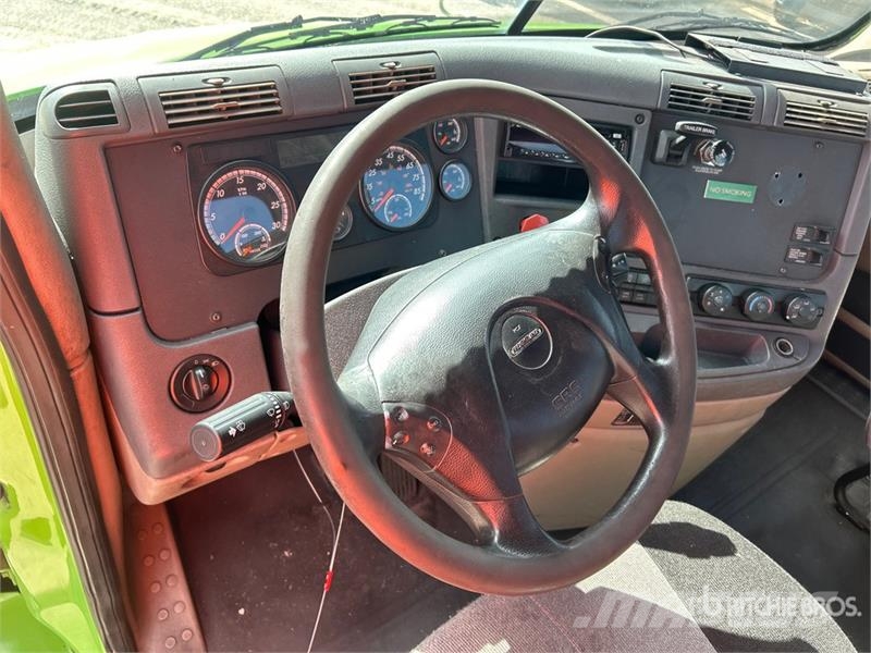 Freightliner Cascadia 113 中古トラクターヘッド | トレーラーヘッド