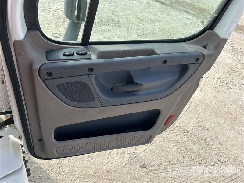 Freightliner Cascadia 113 Седельные тягачи