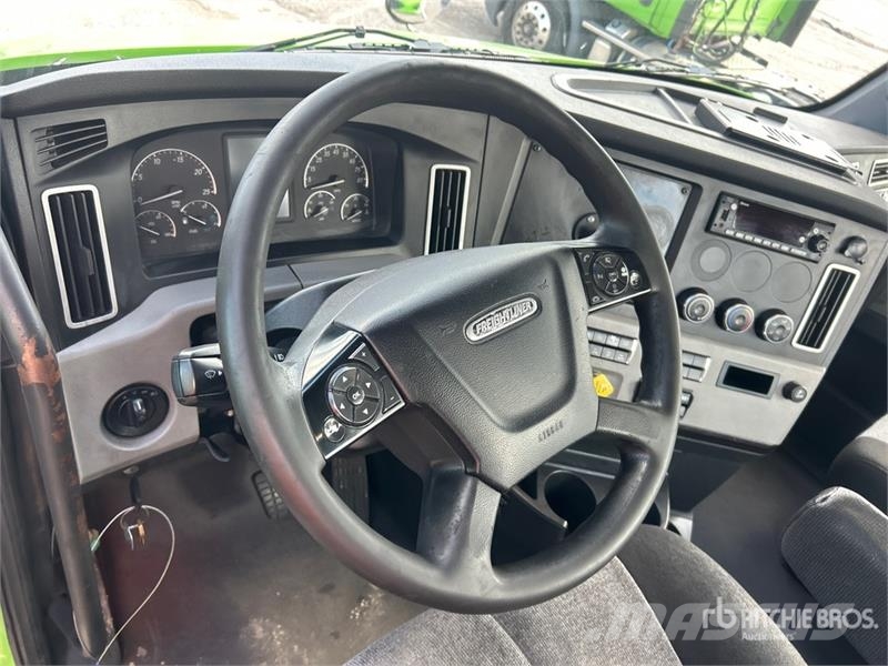 Freightliner Cascadia 116 وحدات الجر