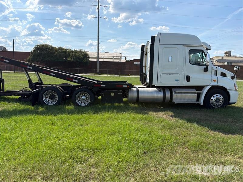 Freightliner Cascadia 113 6x4 Sleeper Car Carrier Truck مركبات النقل