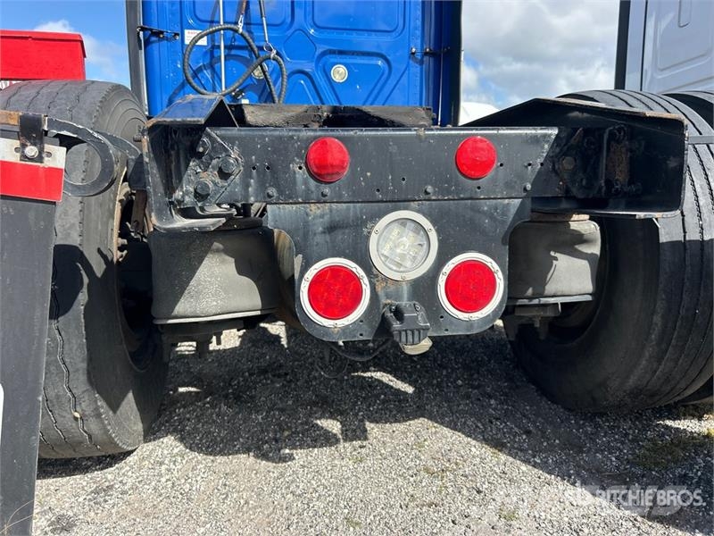 Freightliner Cascadia 125 6x4 T/A Sleeper Truck Tractor Sattelzugmaschinen