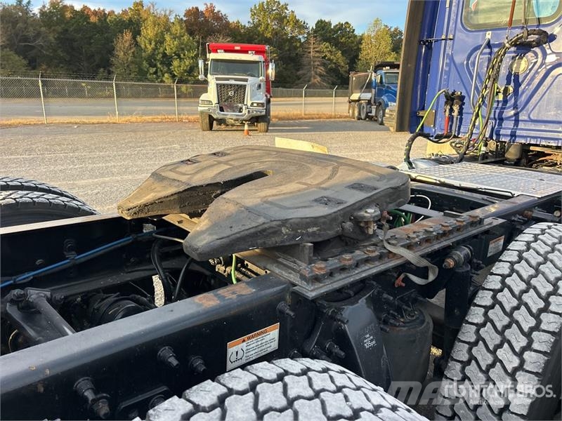 Freightliner Cascadia 113 Camiones tractor