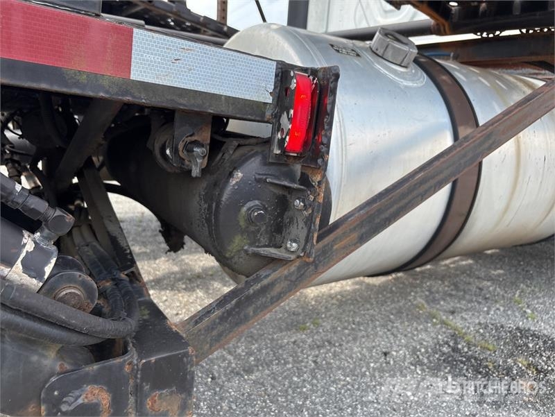 Freightliner Cascadia 113 Camiones portavehículos