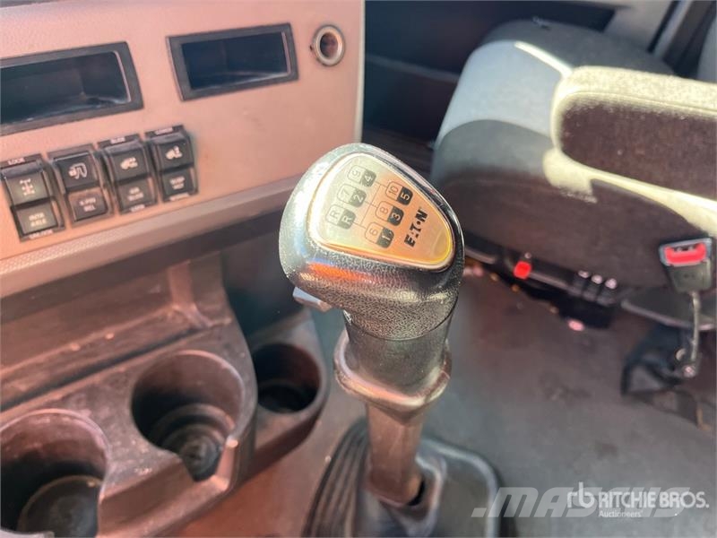 Freightliner Cascadia 126 Autotractoare