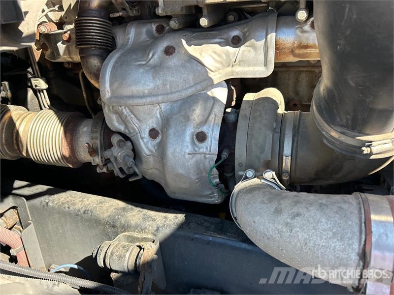 Freightliner Cascadia 126 6x4 T/A Sleeper Truck Tractor Седельные тягачи