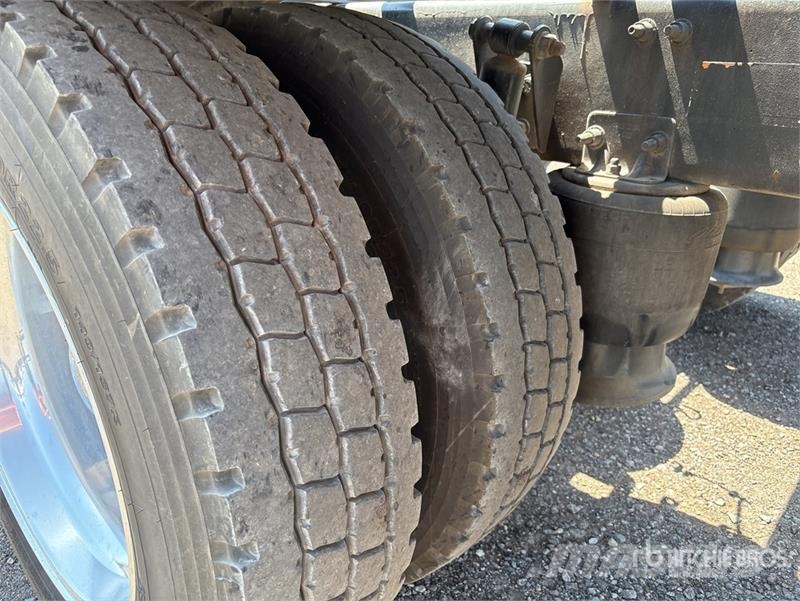 Freightliner Cascadia 113 Camiones portacoches