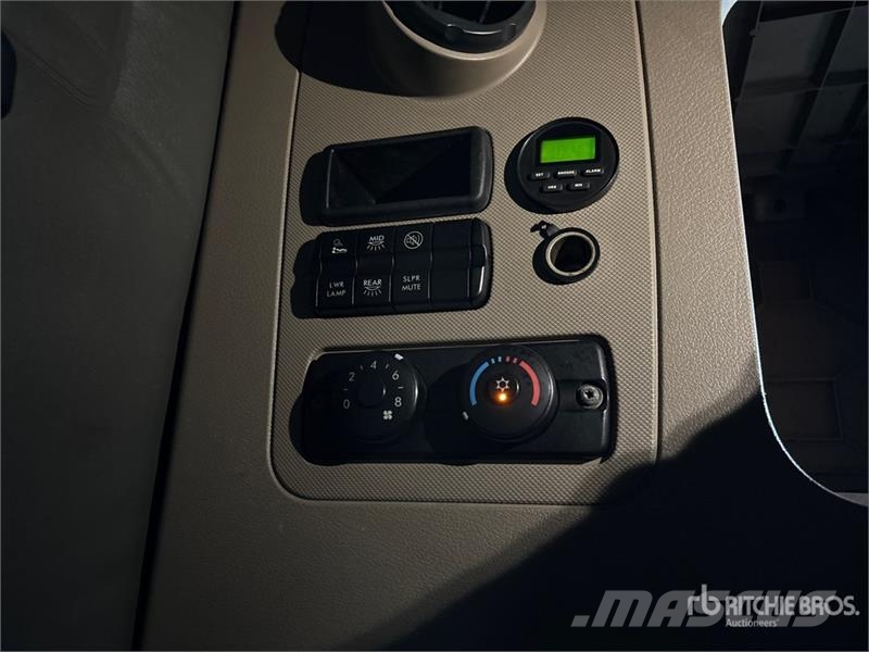 Freightliner Cascadia 125 6x4 T/A Sleeper Truck Tractor Naudoti vilkikai