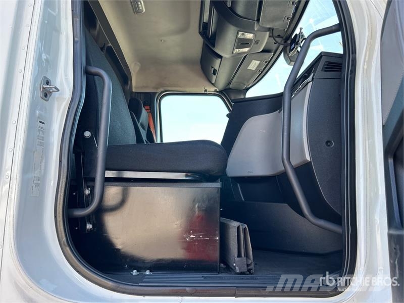 Freightliner Cascadia 126 Vilcēji