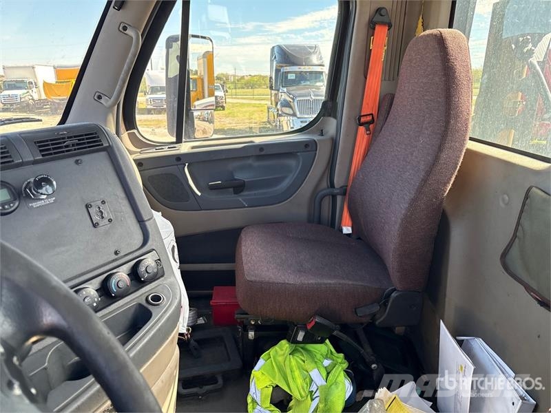 Freightliner Cascadia 113 Седельные тягачи