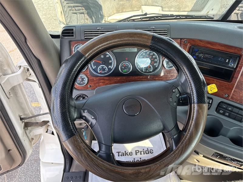 Freightliner Cascadia 113 Camiones portacoches